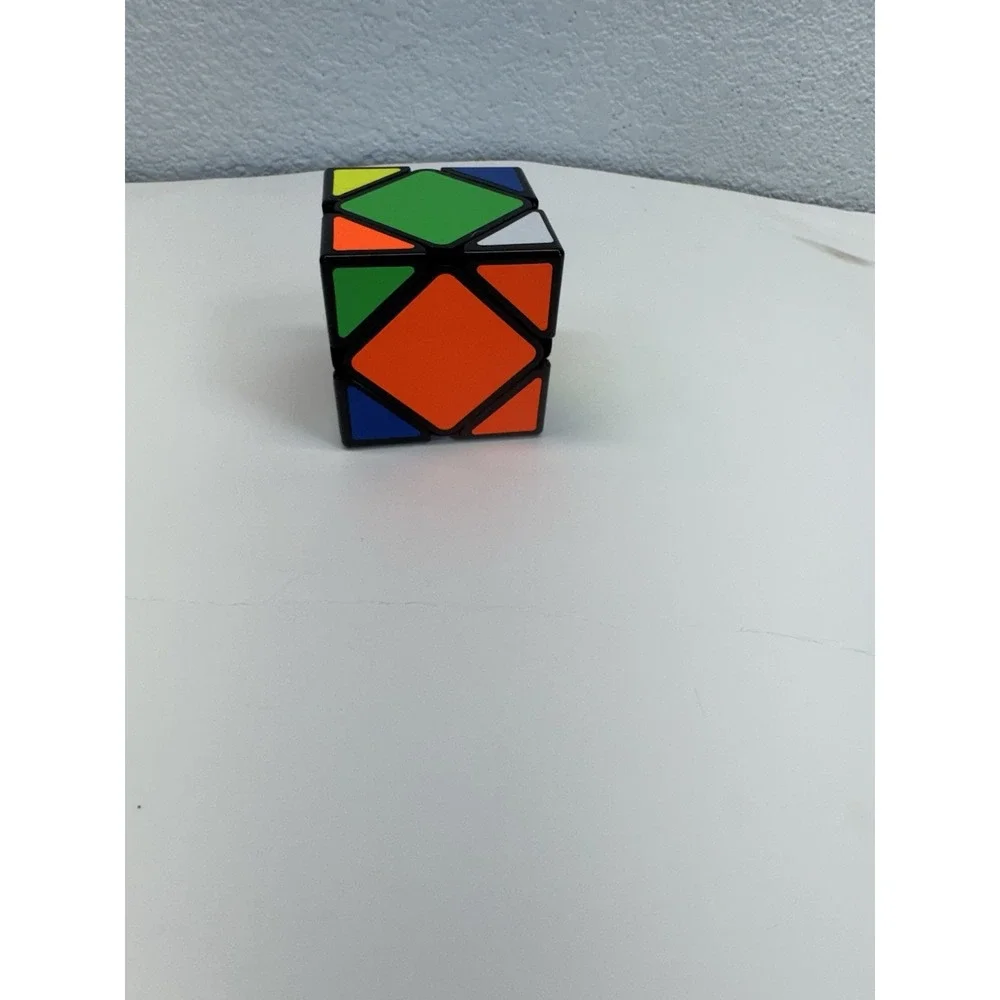 QiYi Skewb Speed Cube Black Plastic Magic Twist Puzzle 6970647061624